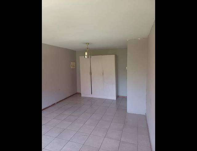 3 BEDROOM APARTMENT FOR SALE IN SUNNYSIDE